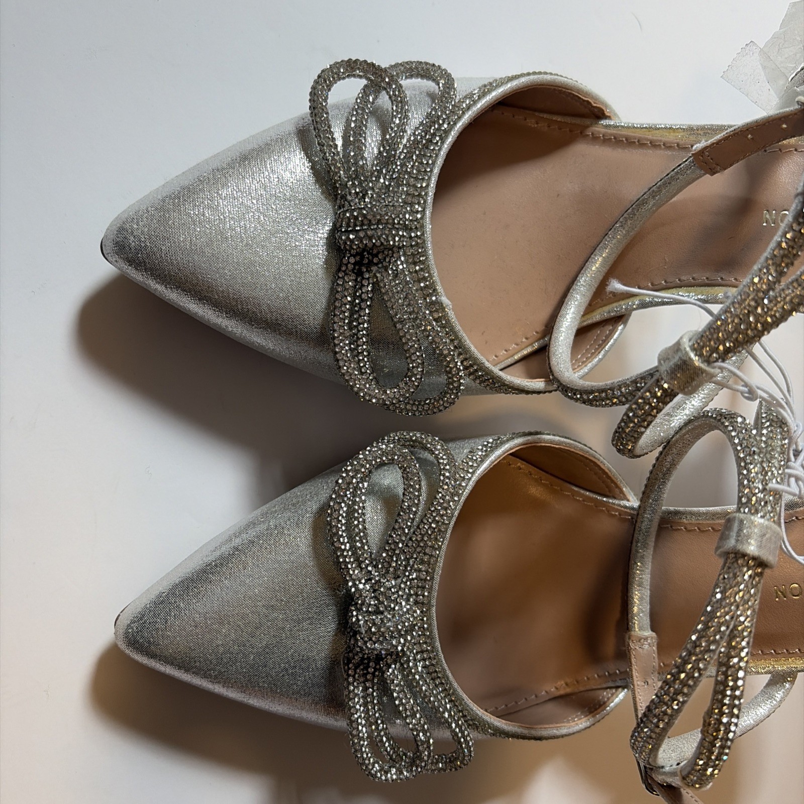 BCBGeneration Annese Silver Rhinestone Bow Heels Size 7.5 Bridal/Prom/Party NWOB