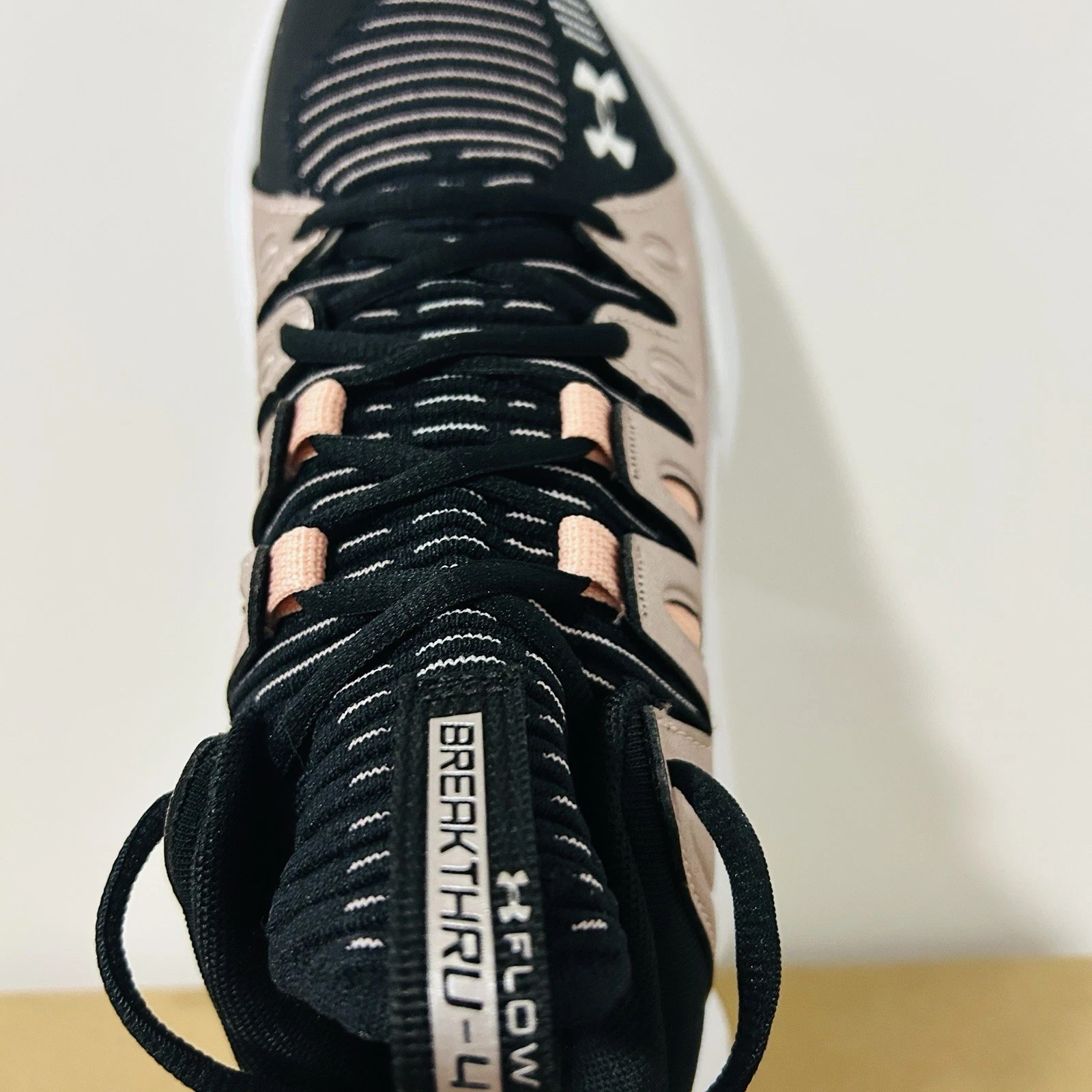 Under Armour UA Flow Breakthru 4 Womens Black Rose Gold,Choose Sz, Retail $150