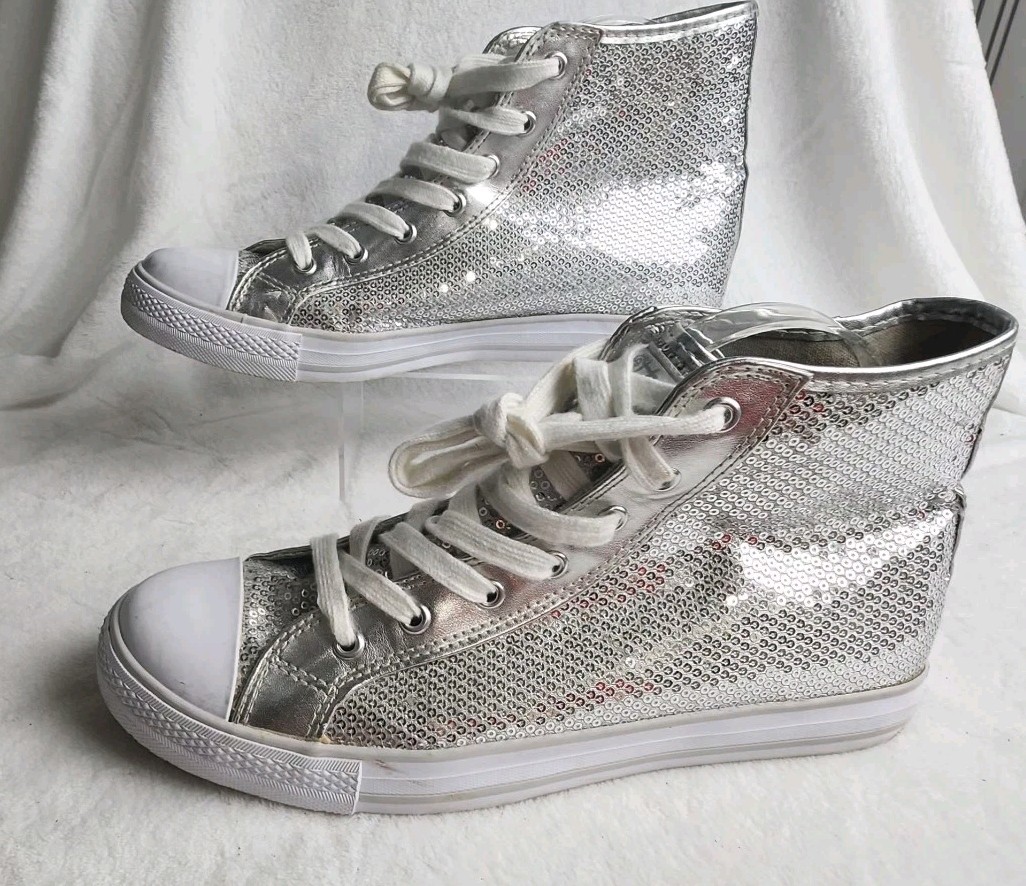 Gotta Flurt Silver Sequin/ White Women’s High Top Shoes 11 Destiny