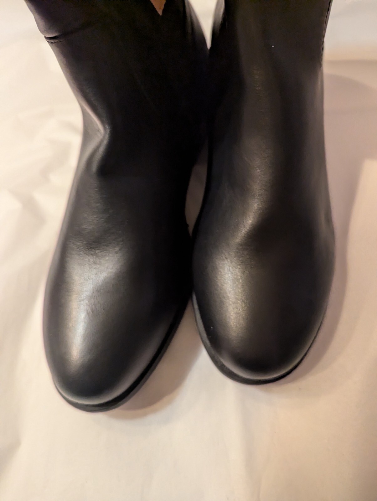 Juicy Couture Women’s 7M In Lack Posse Low Heel Stretch Beaded Logo Boots NWT