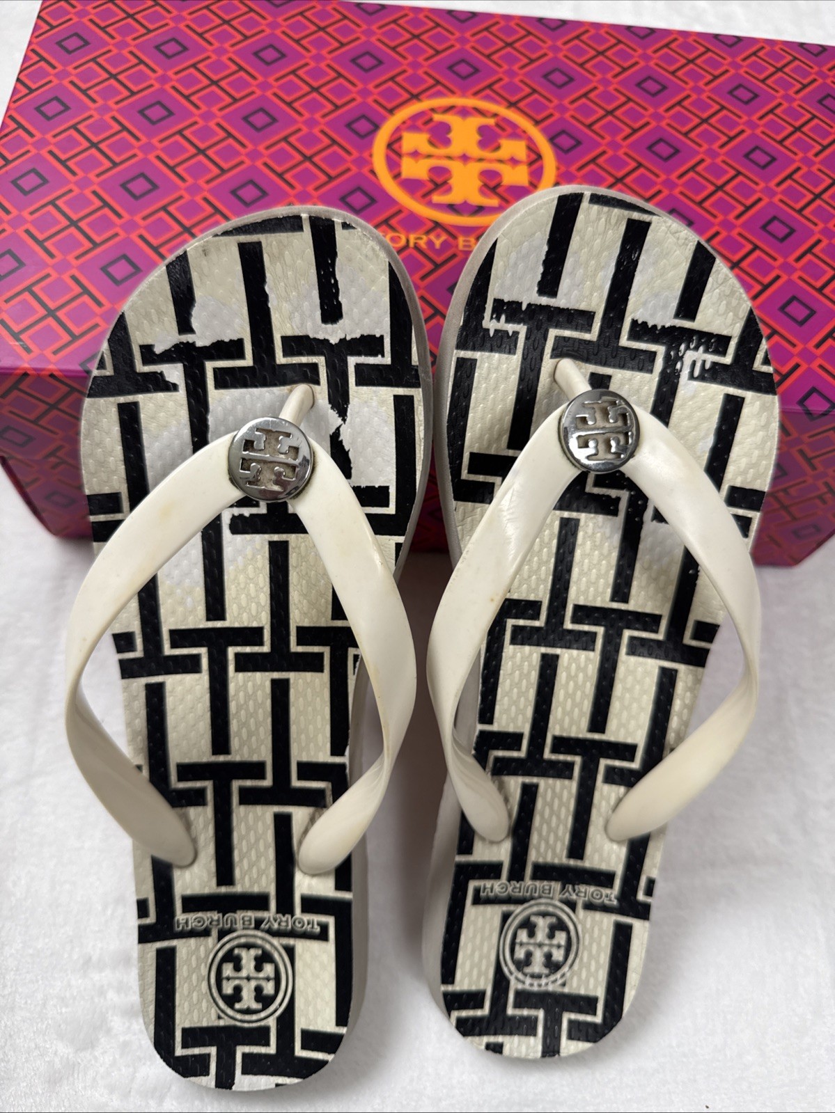 TORY BURCH Women’s Flip Flops White & Black PVC Upper/Lining EVA Sole Size 7