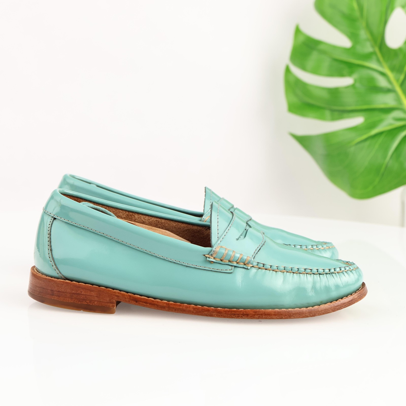GH Bass Weejuns Womens Penny Loafers Size 6 Turquoise Aqua Patent Flat Moc Shoes
