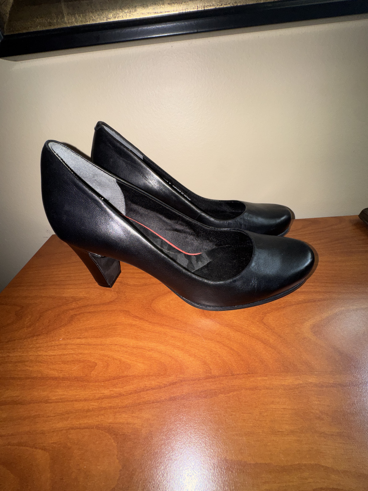 Rockport Total Motion Comfort Heels in Black Size 7. NEW without box.