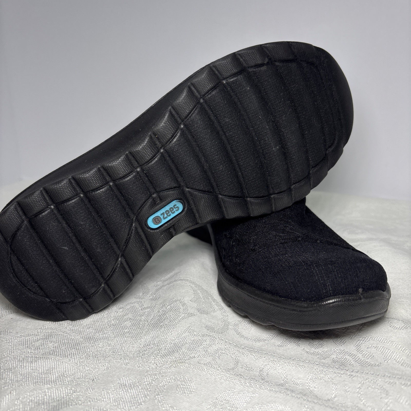 Bzees Womens Slip On Loafers Size 6.5M Black Machine Washable Wedge Shoes
