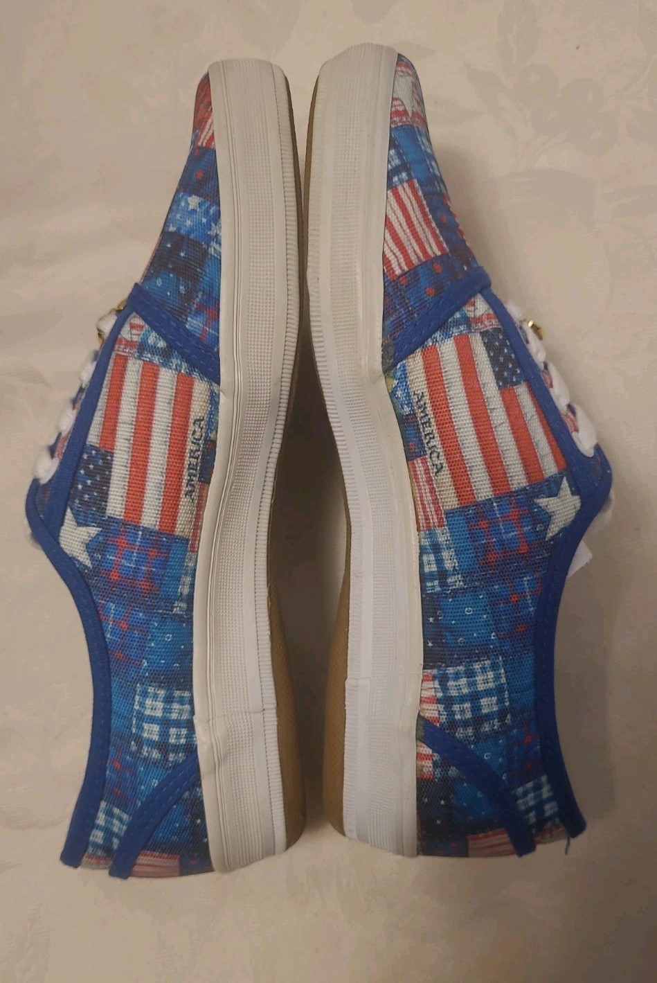 Bradford Exchange American Flag Sneakers Women’s Size 6.5 w Patriotic Wallet