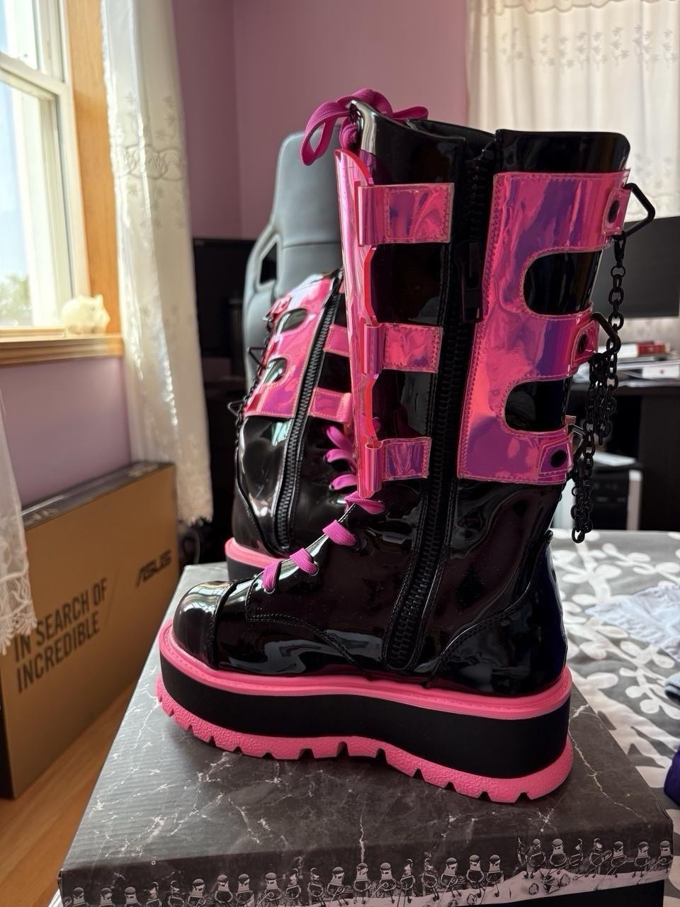 Dollskill Demonia Sweet Slime Monster UV Reactive Boots Size 8