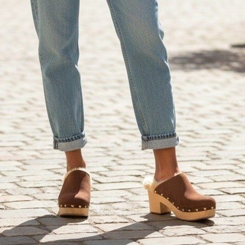 Steve Madden Brooklyn Clogs 7.5 Brown Suede Studded Faux Fur Lined Boho Retro