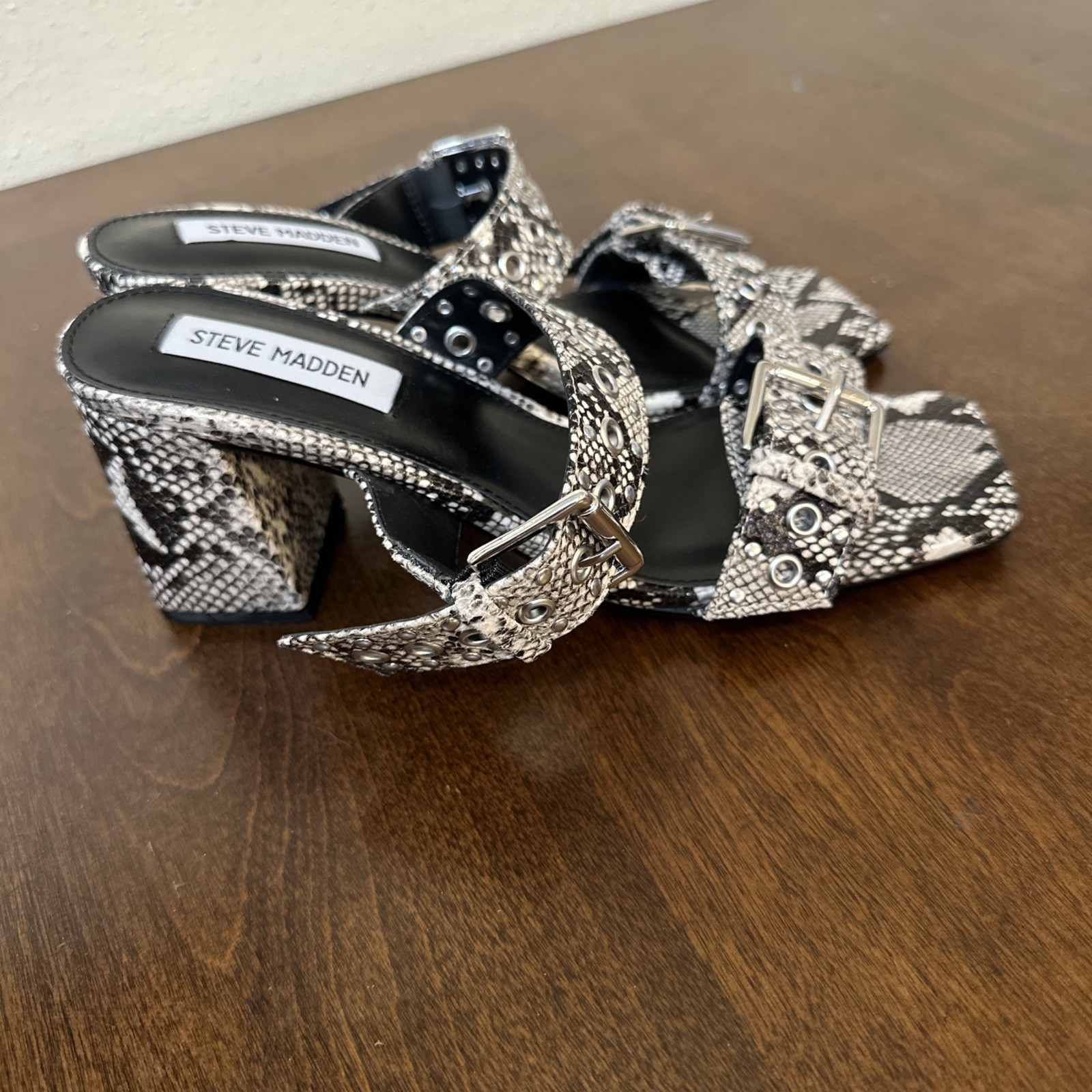 Steve Madden Menna Snake Print Buckle Strap 3.25″ In High Heel Sandals Sz 7.5 M