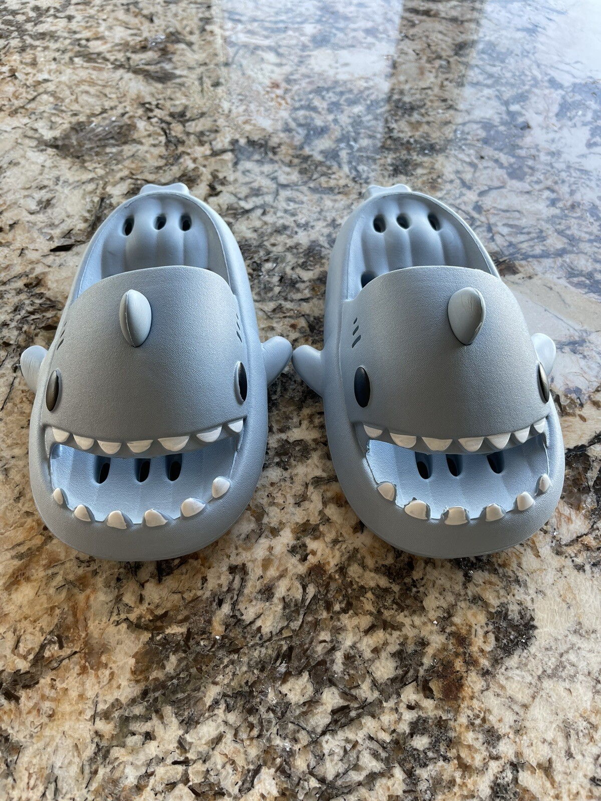 Shark Slippers Shower Shoe Waterproof Unisex Kids Women Gray 36-37 6.5
