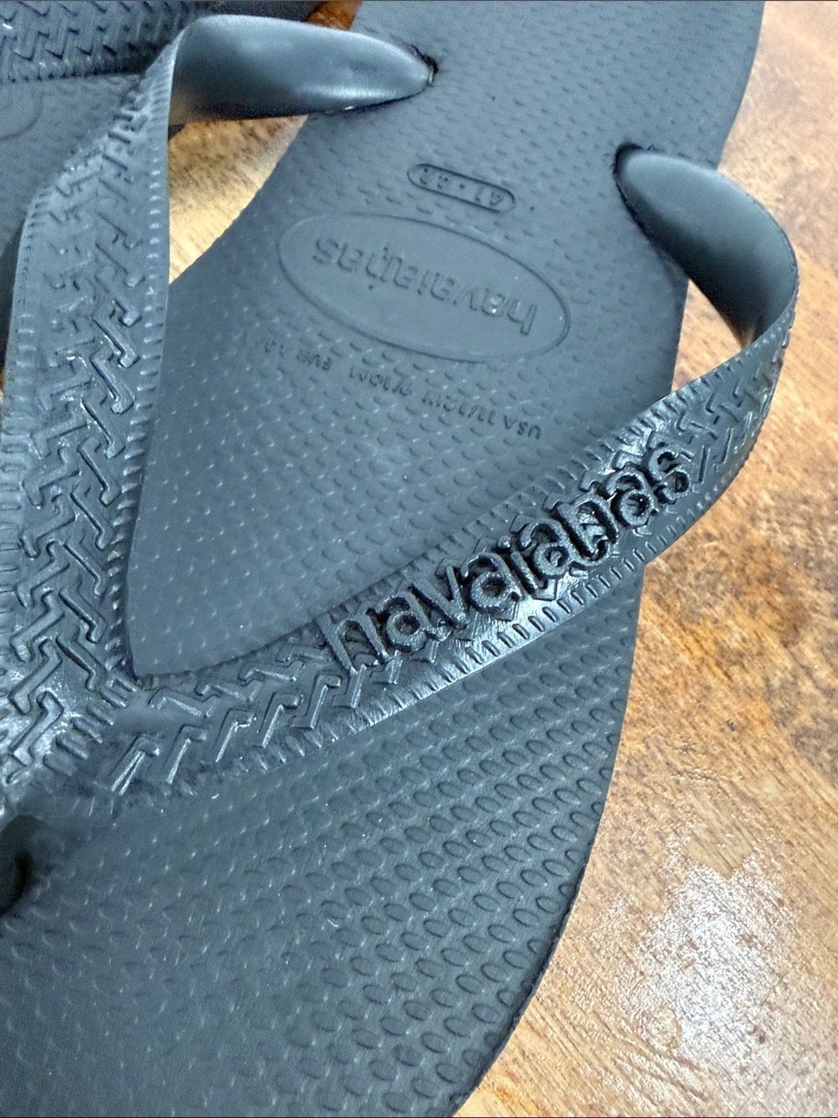 Havaianas Sandals 41-42 (W 11/12) M 9/10 Black Textured Strap Flip Flop Thong