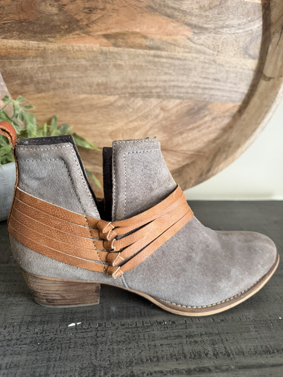 Diba True Sly Fox Gray Leather and Suede Ankle Booties 9.5 EUC worn once
