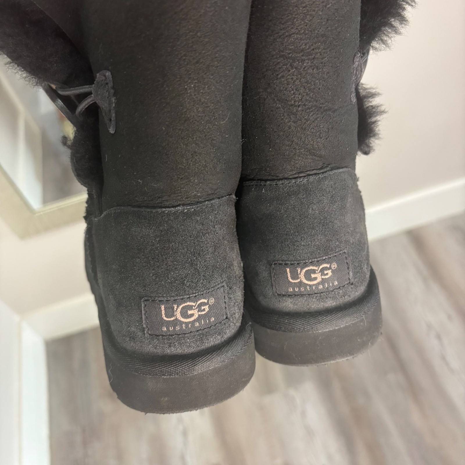UGG Australia Bailey Button Black Suede Sheepskin Mid Calf Boots Womens size 7