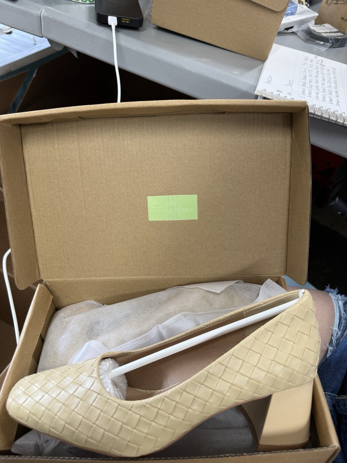 Women’s Beige Woven Pointed Toe Block Heel Pumps Faux Leather US 7 New w/ Box