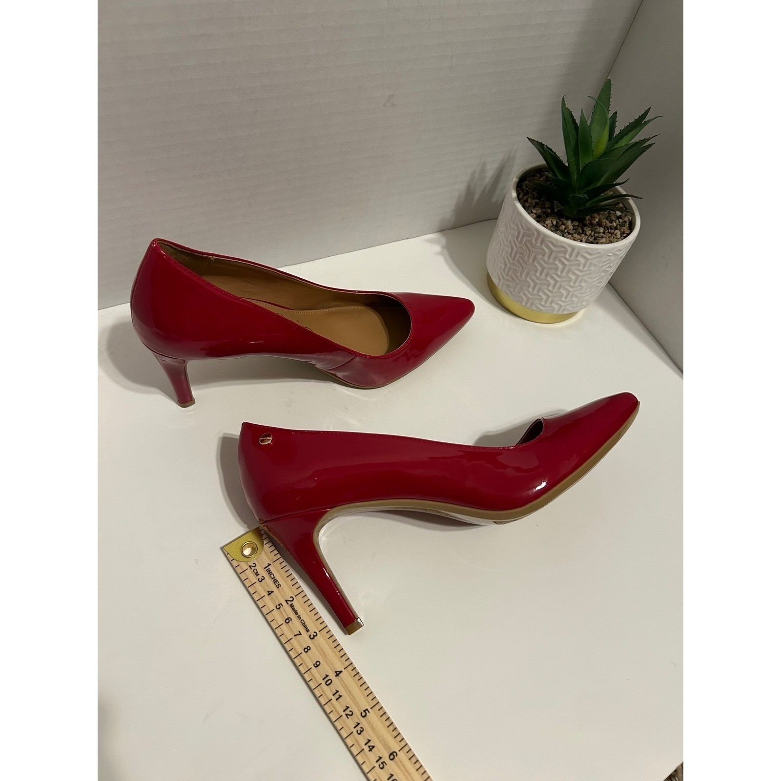 Calvin Klein Nilly Red Patent Pointed Toe Pumps Heels Size 9.5 34E9547