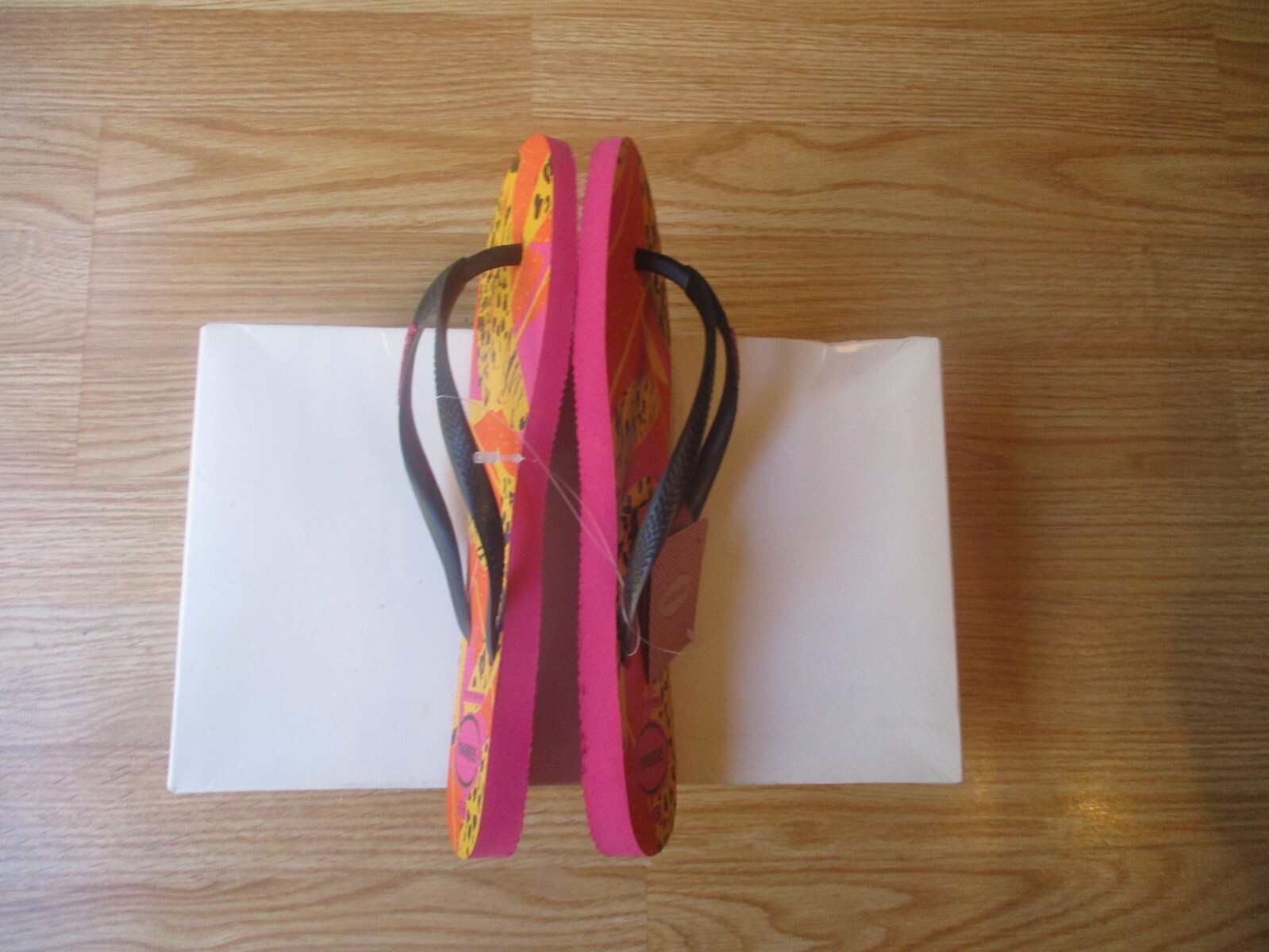 Havaianas Slim Summer Fuit Flip Flops Thong Womens Pink Flux USA 9/10 NWT