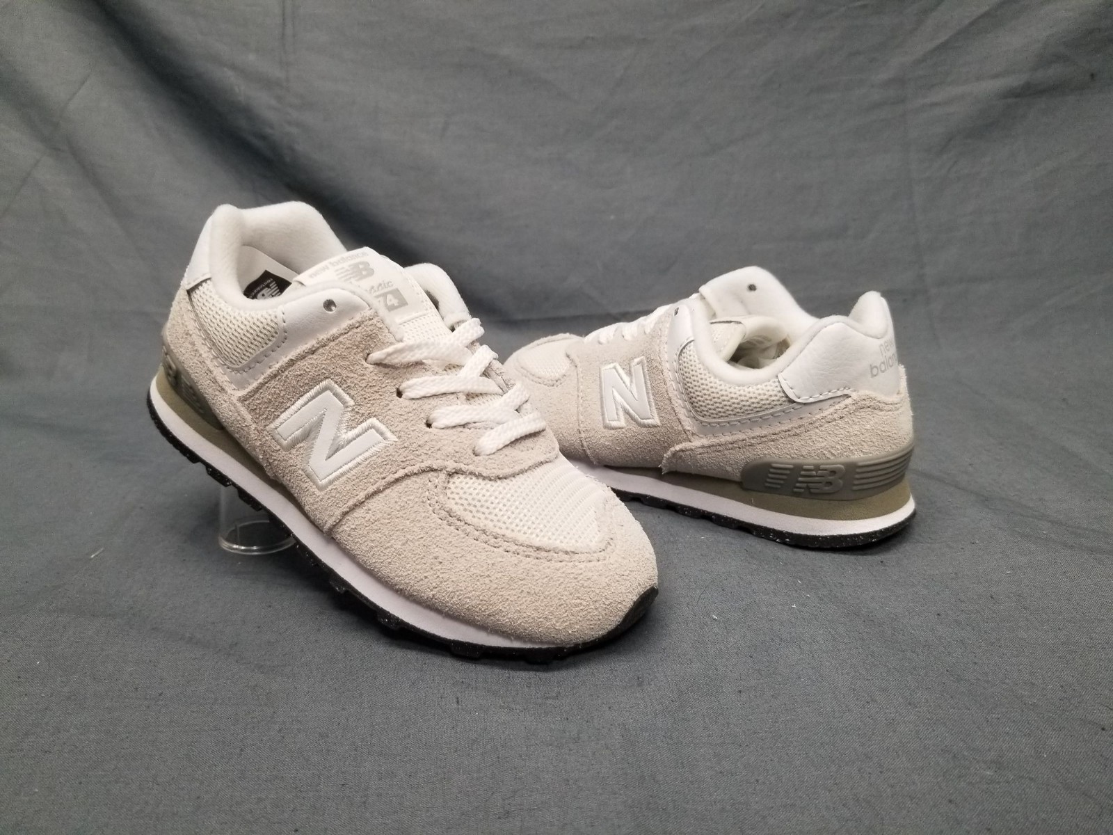 New Balance Women’s 574 Core Sneakers WL574EVW Lace Up Grey Size 6 NEW NO BOX!
