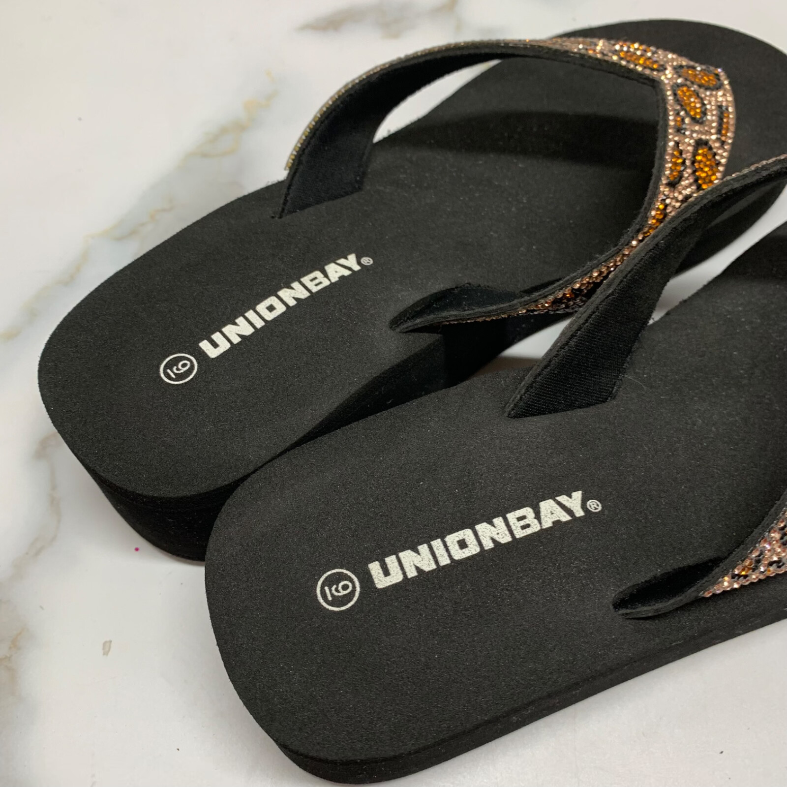 UNIONBAY Women’s Size 9 Leopard Print Black Rhinestone Thong Flip Flop Sandals