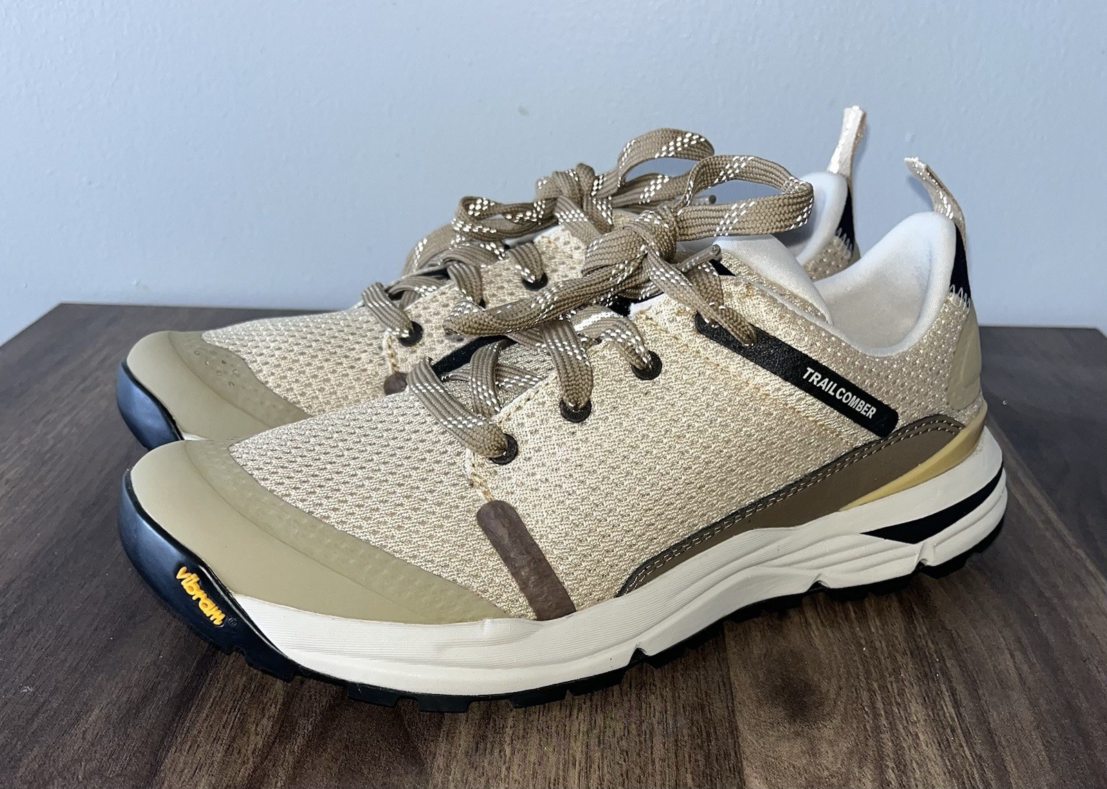 Danner 63352 Trailcomber Trail Shoe Women’s Size 7.0 M Wheat Bronze Sample