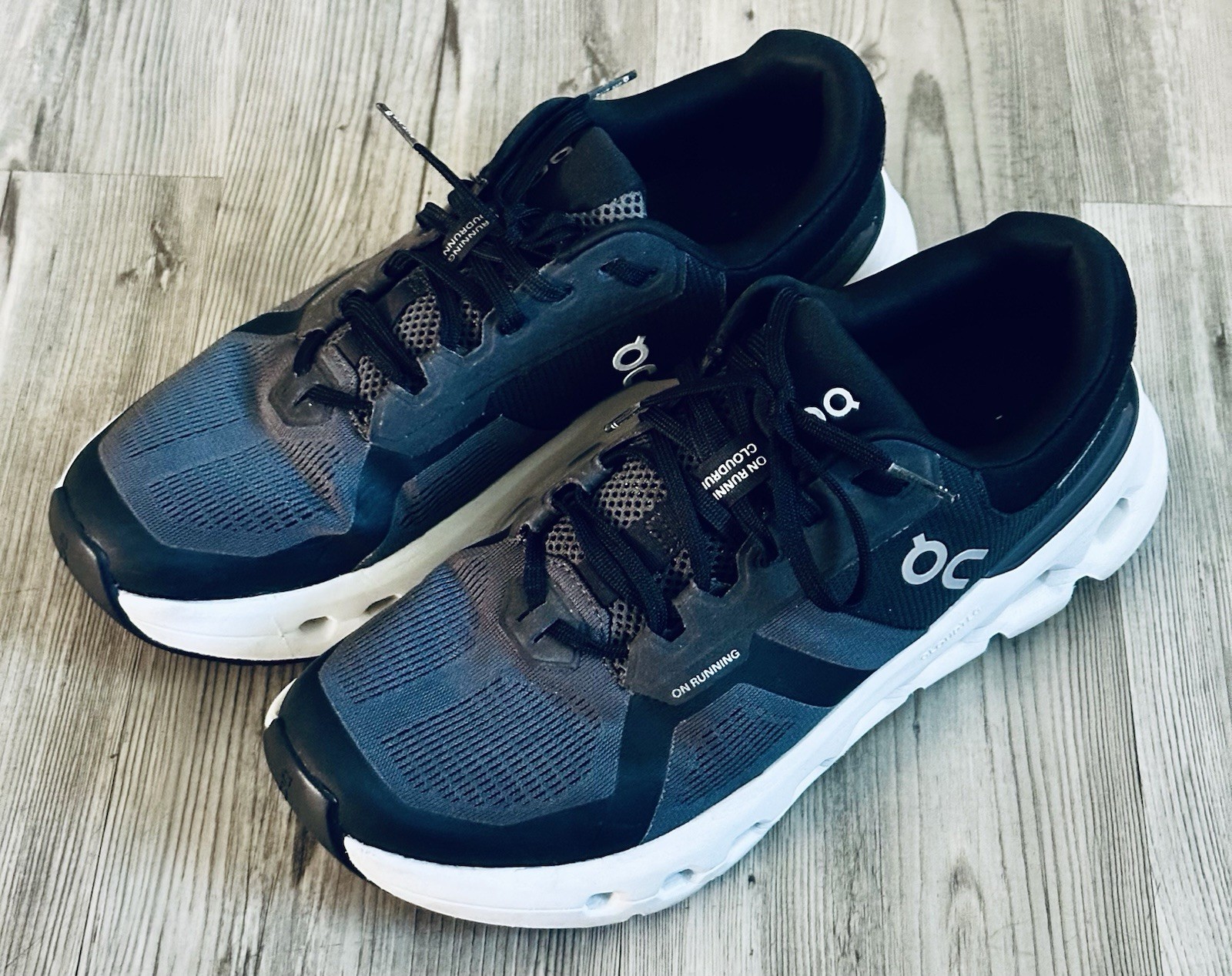 On CLOUDRUNNER 2 Womens Eclipse Black Gray Running / Sneakers Sz 10.5