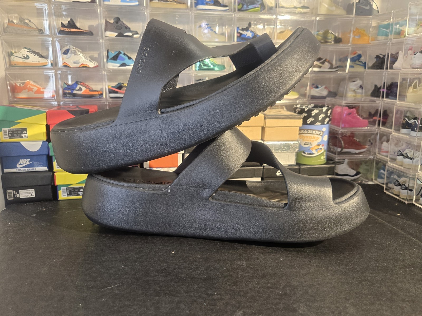 Crocs Women’s Getaway Platform Toe Loop Strappy Black Sandal Size11