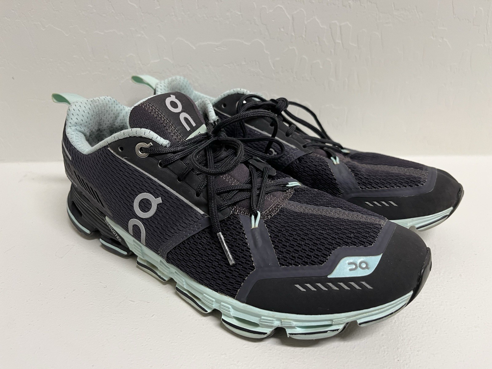 OnCloud Cloudflyer Womens Size 9.5 Black Mint Cloudtec Running Shoes Sneakers