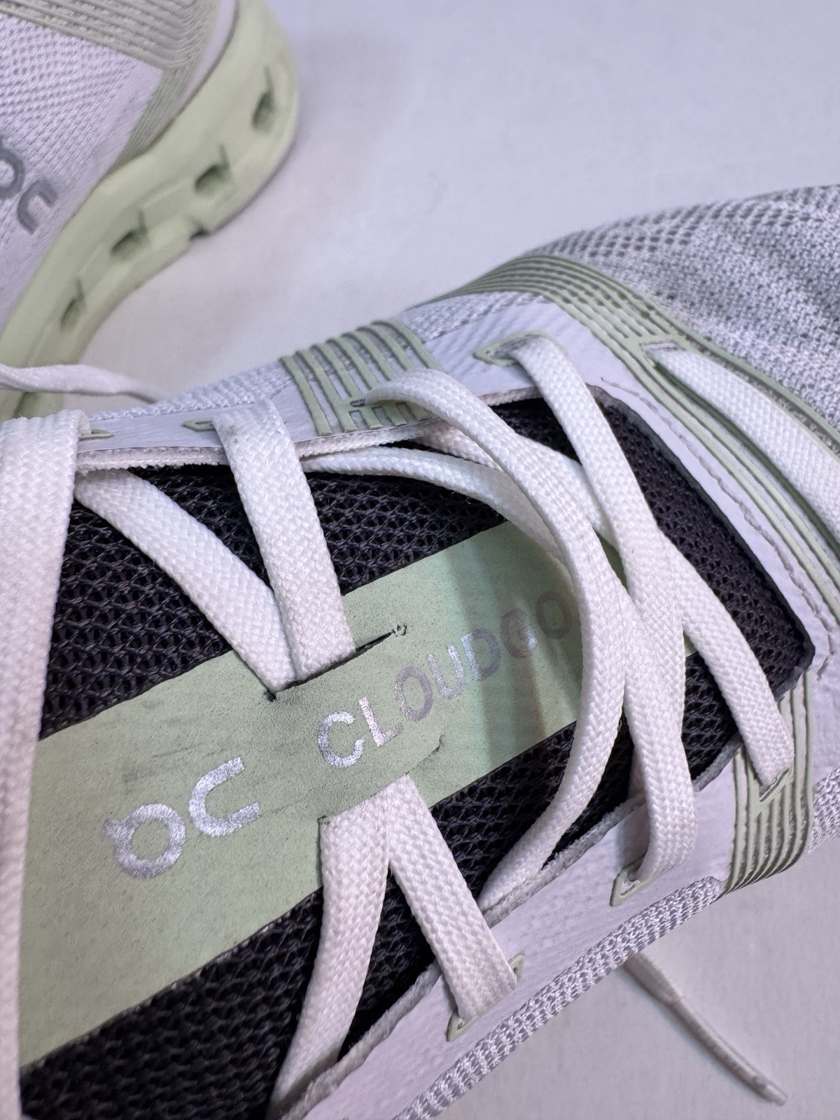 On Cloud CloudGo Running Shoes White Meadow Green Swiss 55.98624 Women’s Size 7