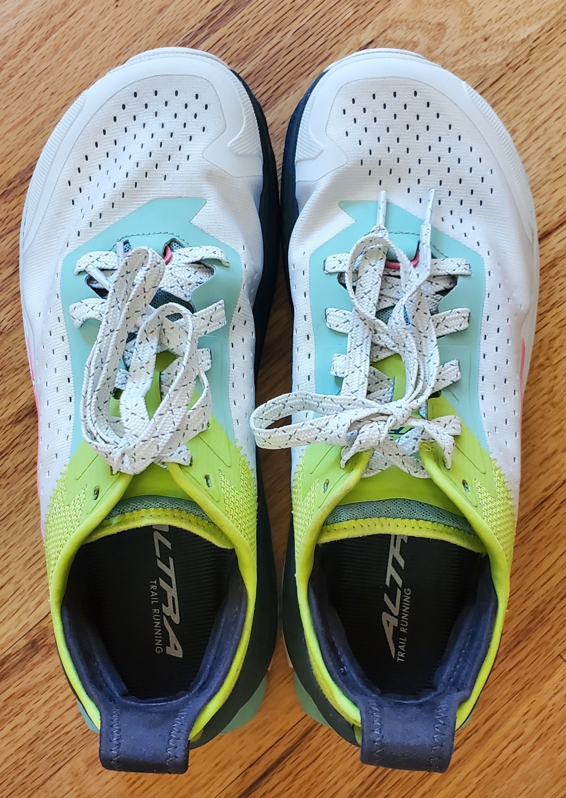 Altra Olympus 6 Womens Size 11 Trail Running Shoes AL0A85NK2 Excellent Condition