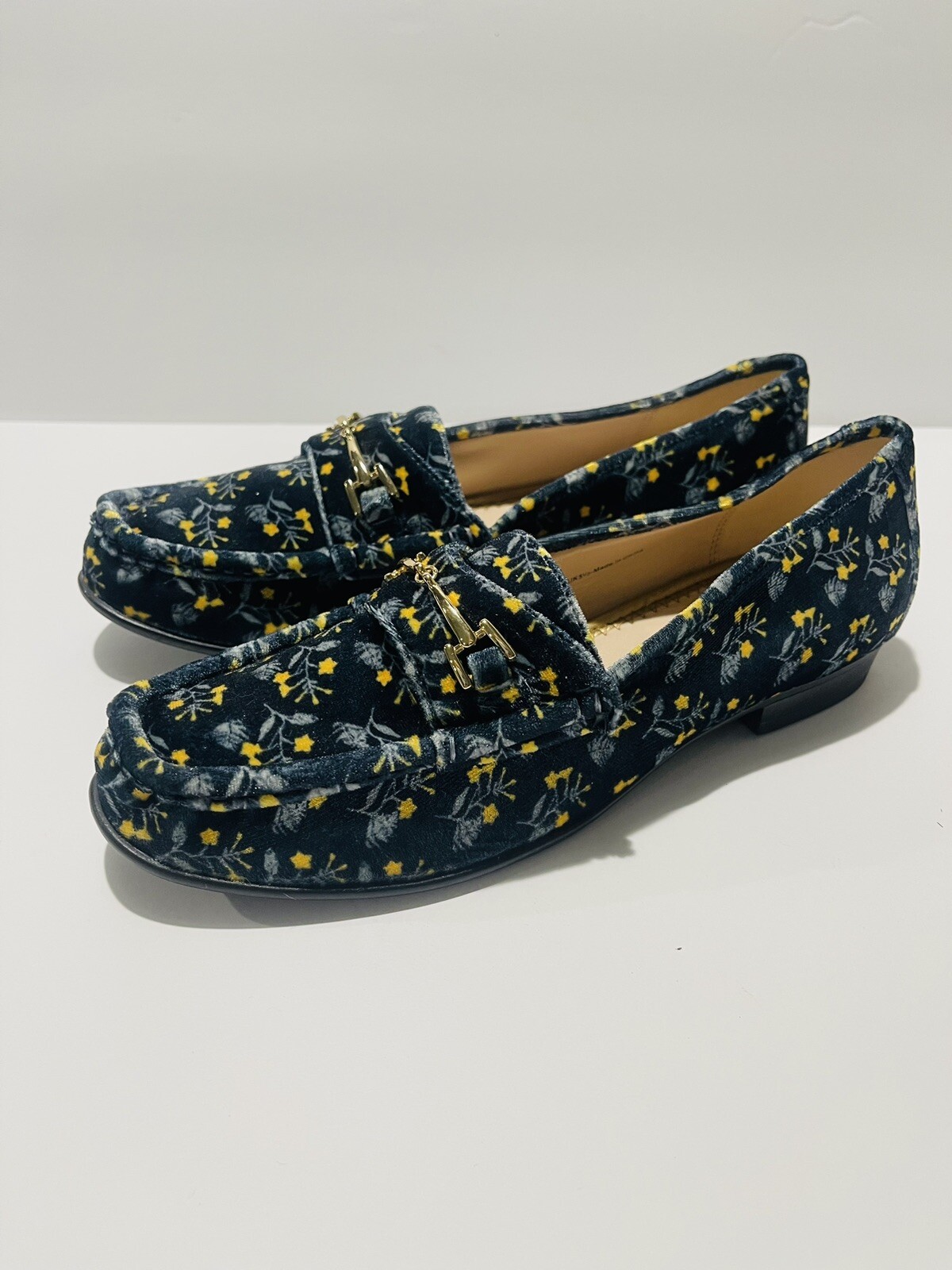 New Cabi Women’s Loafers SZ 7 Blue Yellow Floral Velvet Slip On Flats Gift