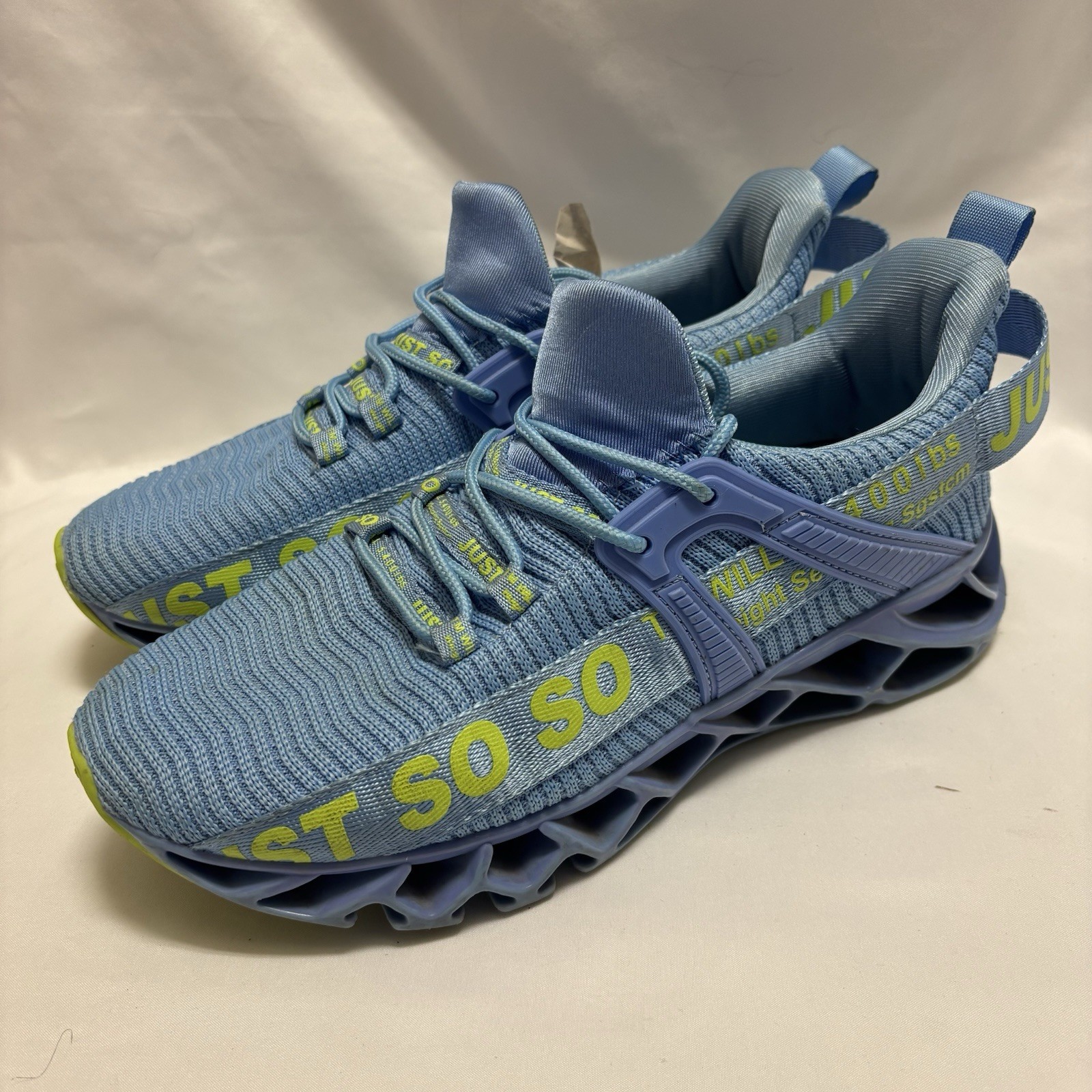 Just So So Women’s Sneaker Size 40