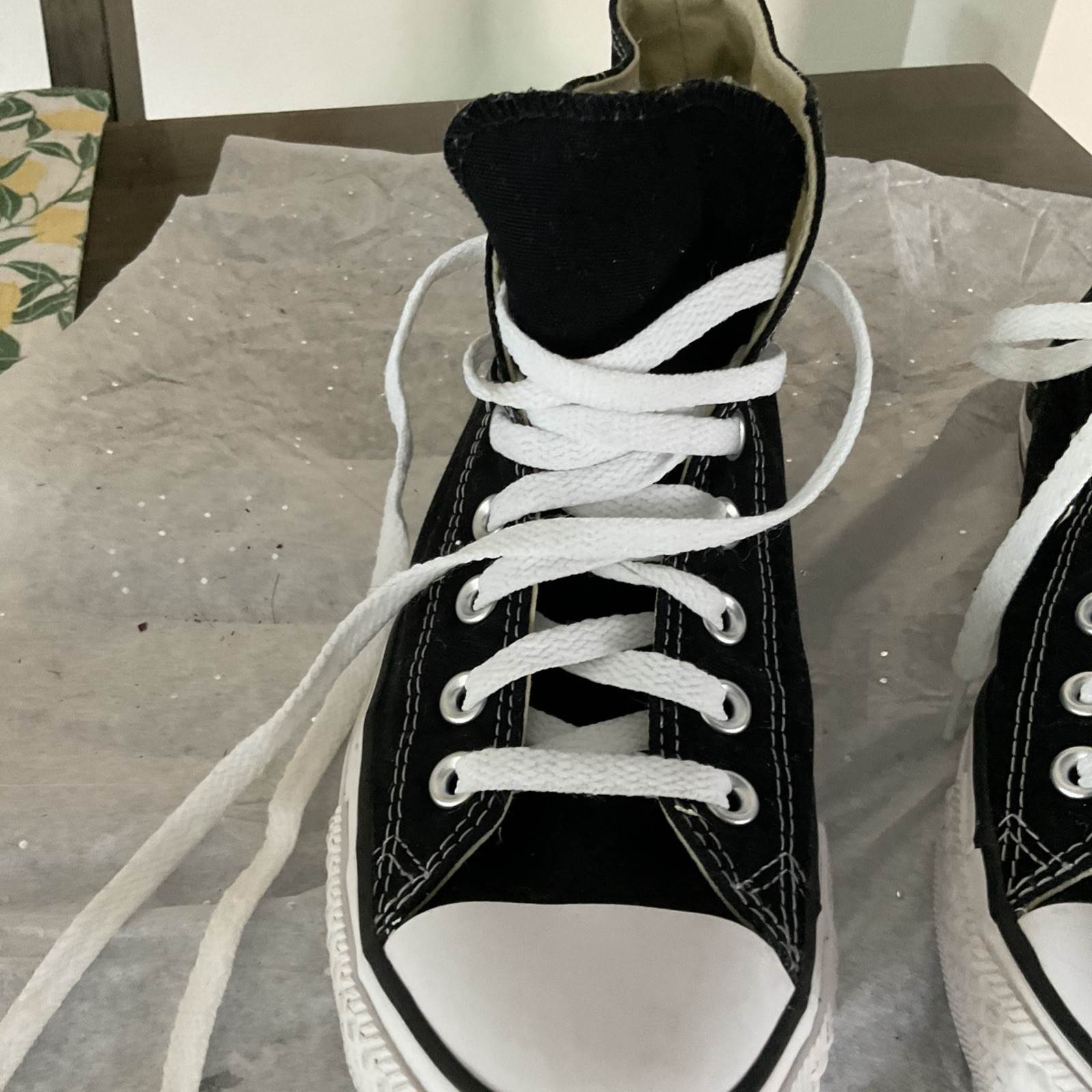 Converse Chuck Taylor All Star High Tops Black size 9