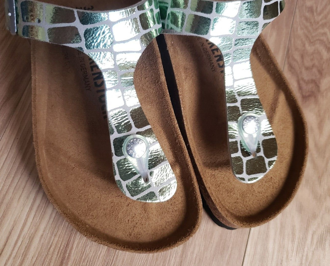 Birkenstock Gizeh Thong Sandals Gator Gleam Pearl Light Mint Silver US 6 37 Reg
