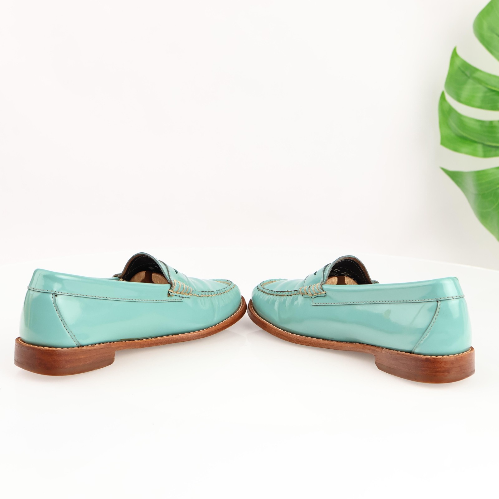 GH Bass Weejuns Womens Penny Loafers Size 6 Turquoise Aqua Patent Flat Moc Shoes