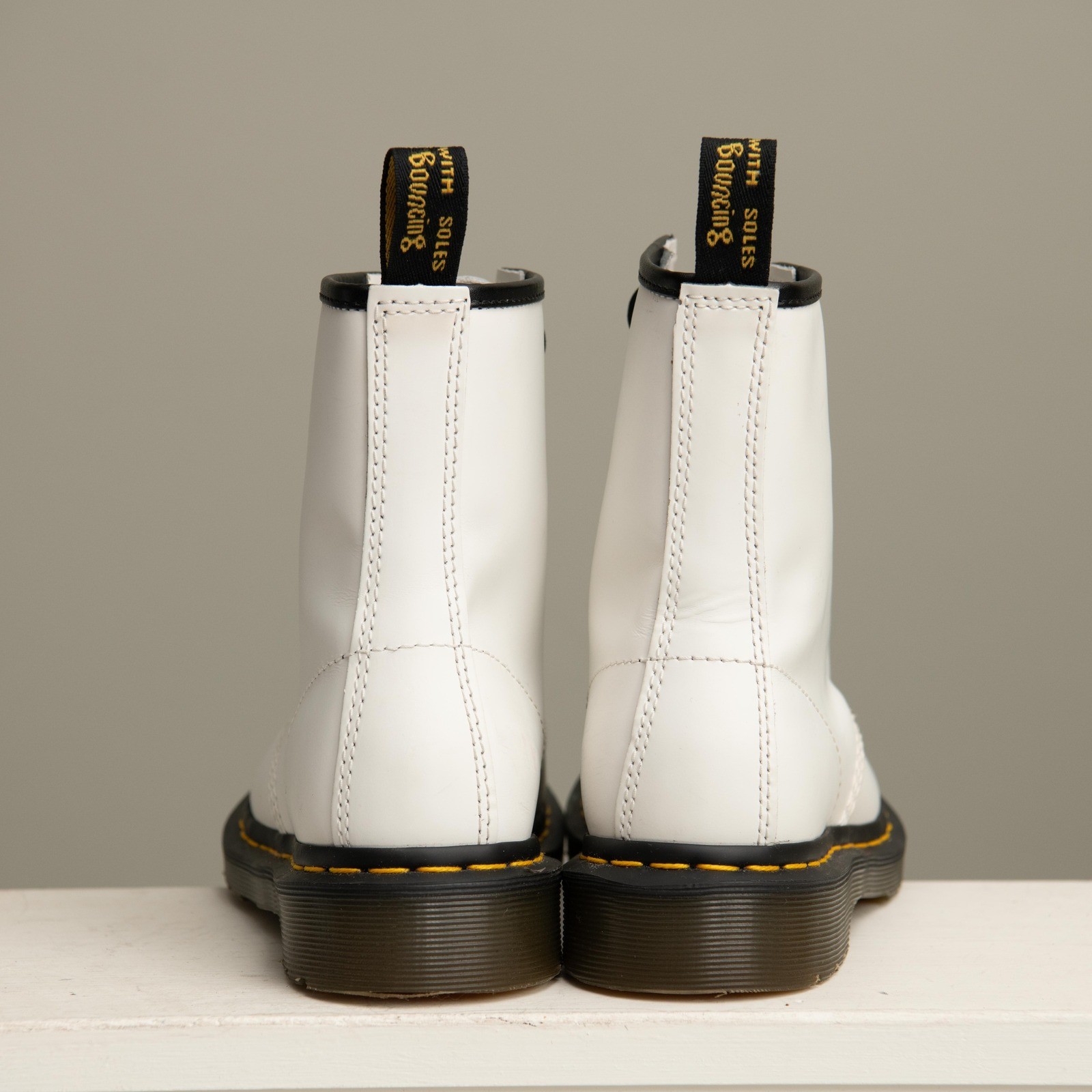 Doc Martens White Smooth Leather Combat Boots W6/M5 Grunge Punk Goth Moto Edgy