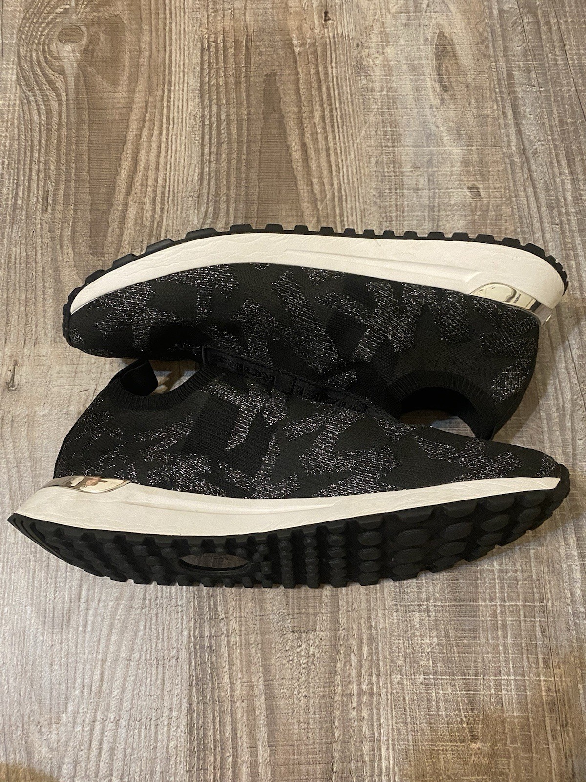 Michael Kors Bodie MK Logo Print Glitter Slip-On Sneaker Women’s SZ 11 EUC