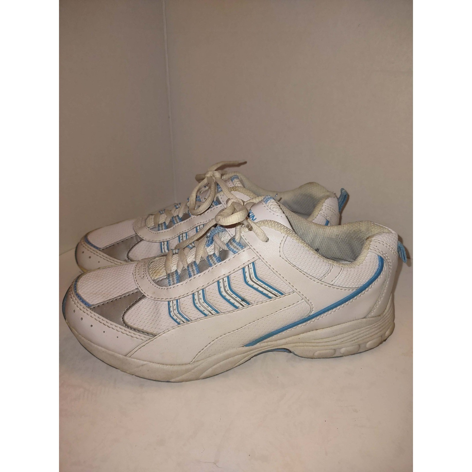 Danskin Now Joanie Womens 9 White Blue Silver Athletic Walking Sneakers 2585678