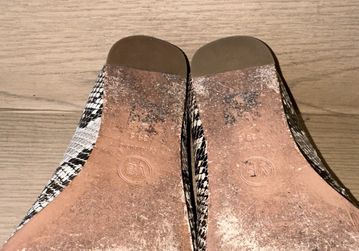VERONICA BEARD SNAKE PRINT LEATHER SEMI ROUND TIP DETAIL CASUAL FLATS Sz 39.5M