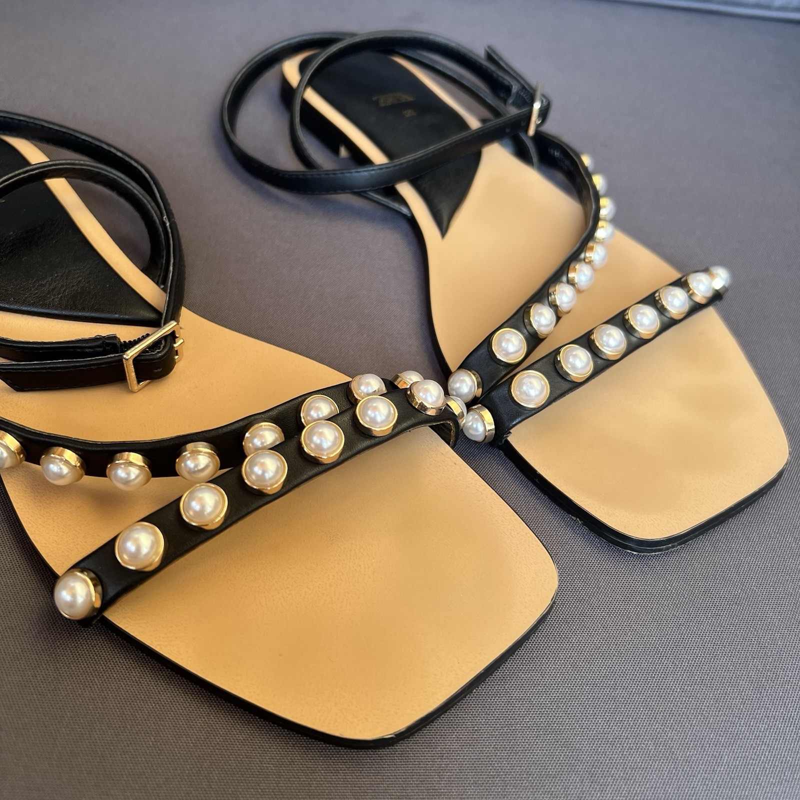 Zara Pearl Studded Flat Strappy Sandals Sz 36 US 6 Black White Gold Chic Wedding