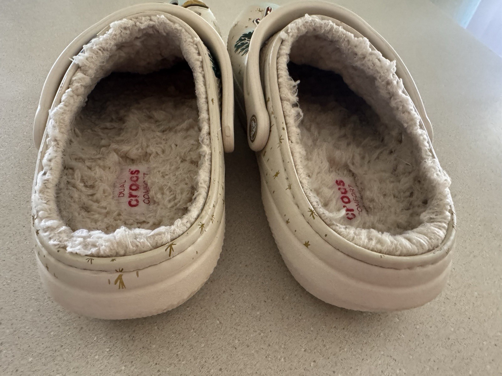 Crocs Disney Christmas Fuzzy Lined Clogs Women’s 11 / Men’s 9