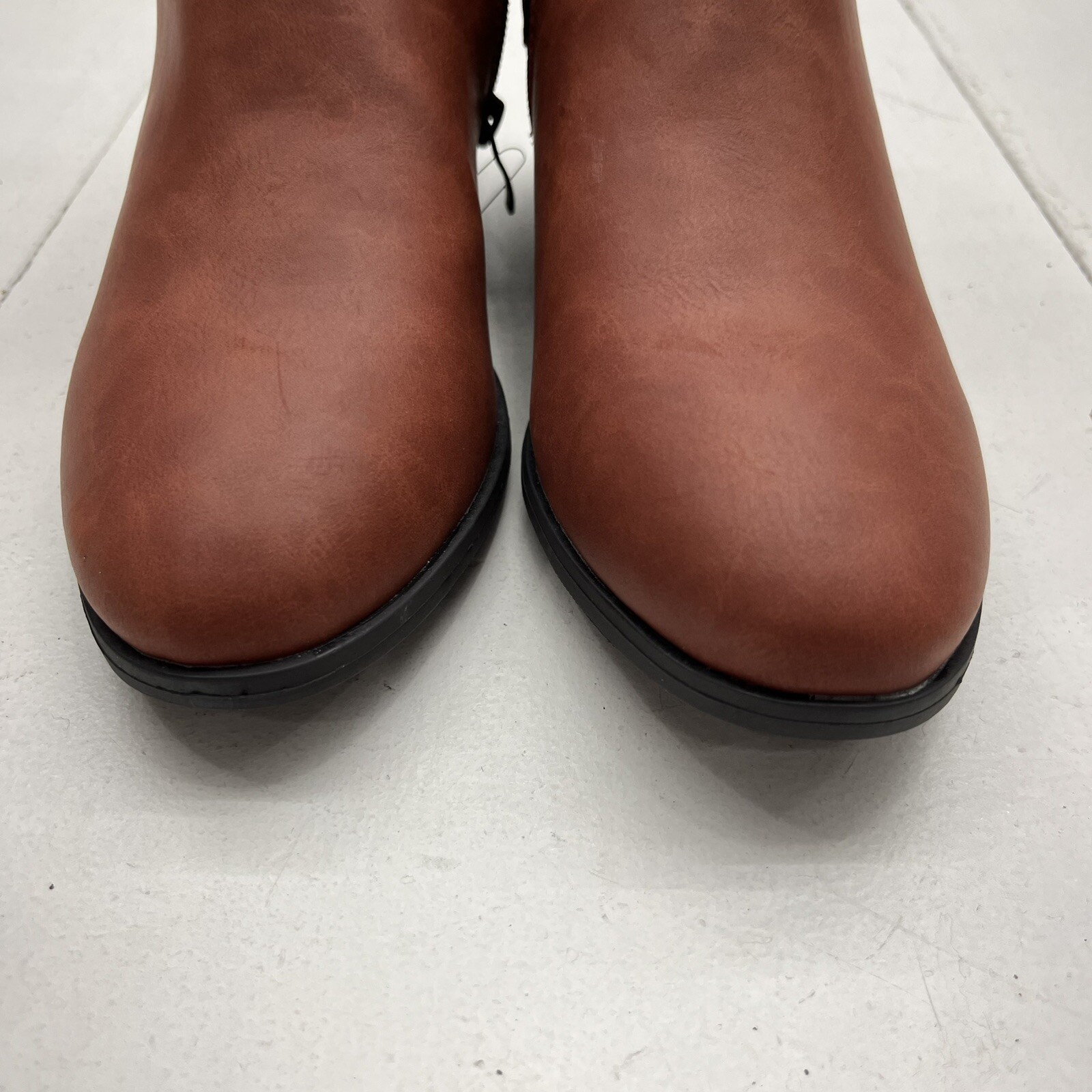 Vepose Red Faux Leather Ankle Zip Boots Booties Women’s Size 7.5 NEW