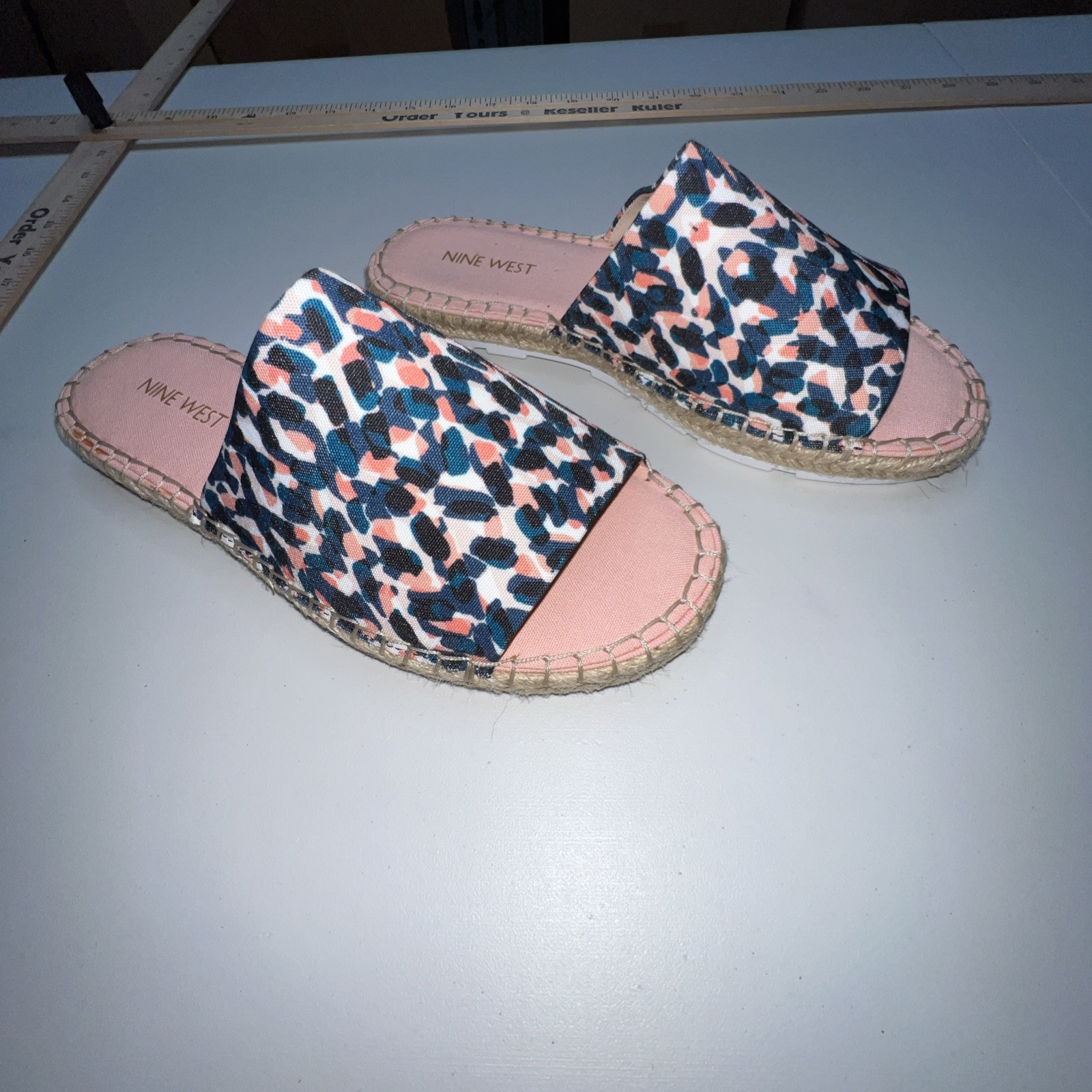 Nine West sandals women’s 8M Pink slip on open toe casual
