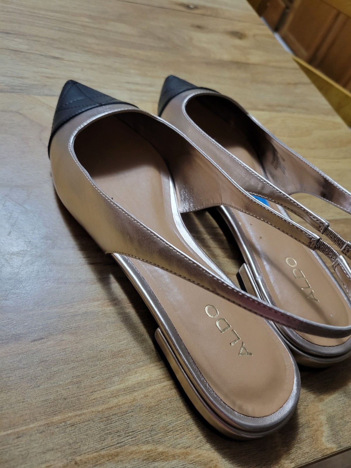 NWOB ALDO Slingback Flats. Metalic Gold Upper, Quilted Black Pointed Toe sz 10.