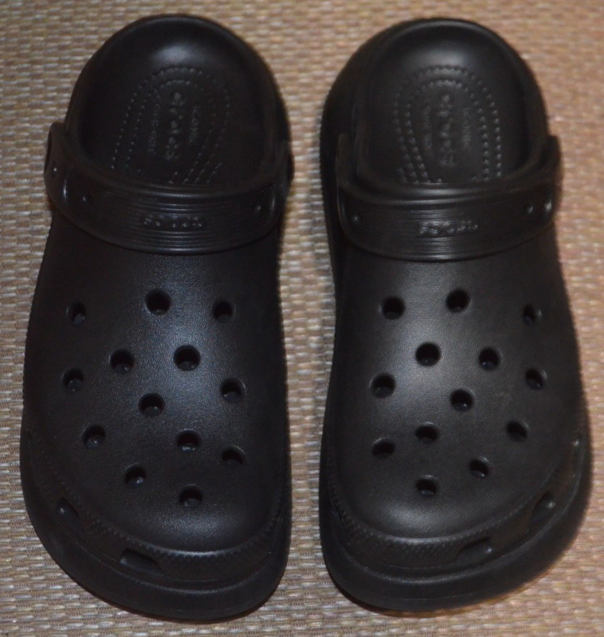 Iconic Crocs Mega Crush Platform Clog Sandals Black Unisex Sz 5 Men or 7 Women