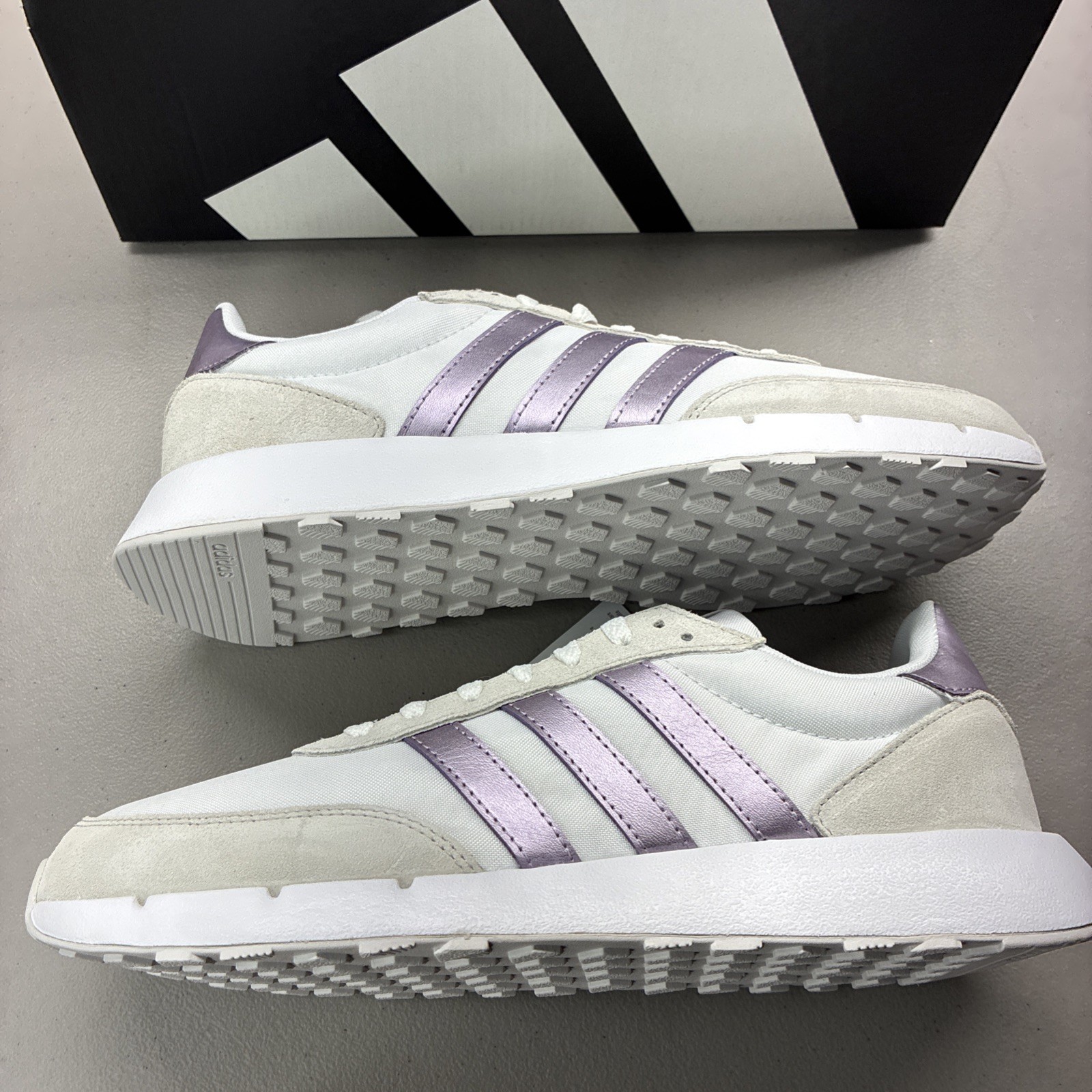 adidas Run 60s 2.0 Women’s 10 White/Purple/Beige Low Top Lace-Up Sneakers GX1713