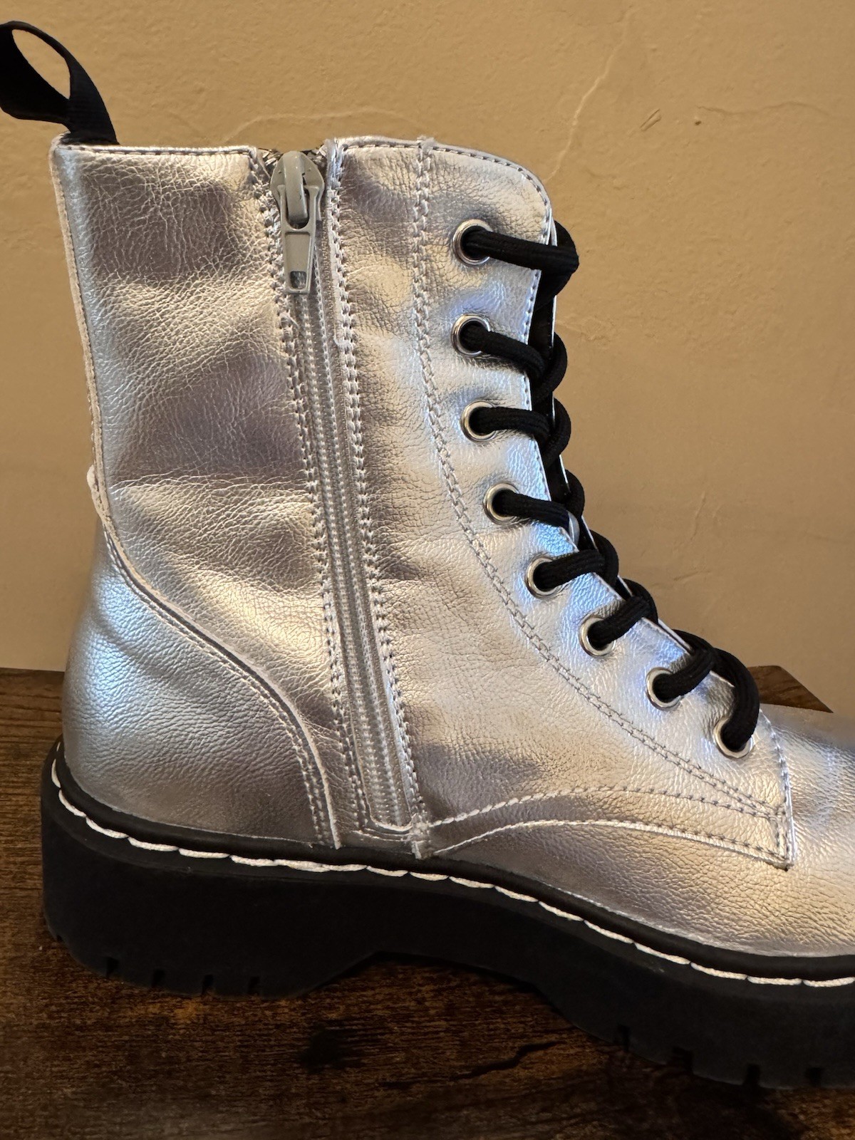 Sincerely Jules Harley Combat Boots Metallic Silver Women’s Sz 6.5