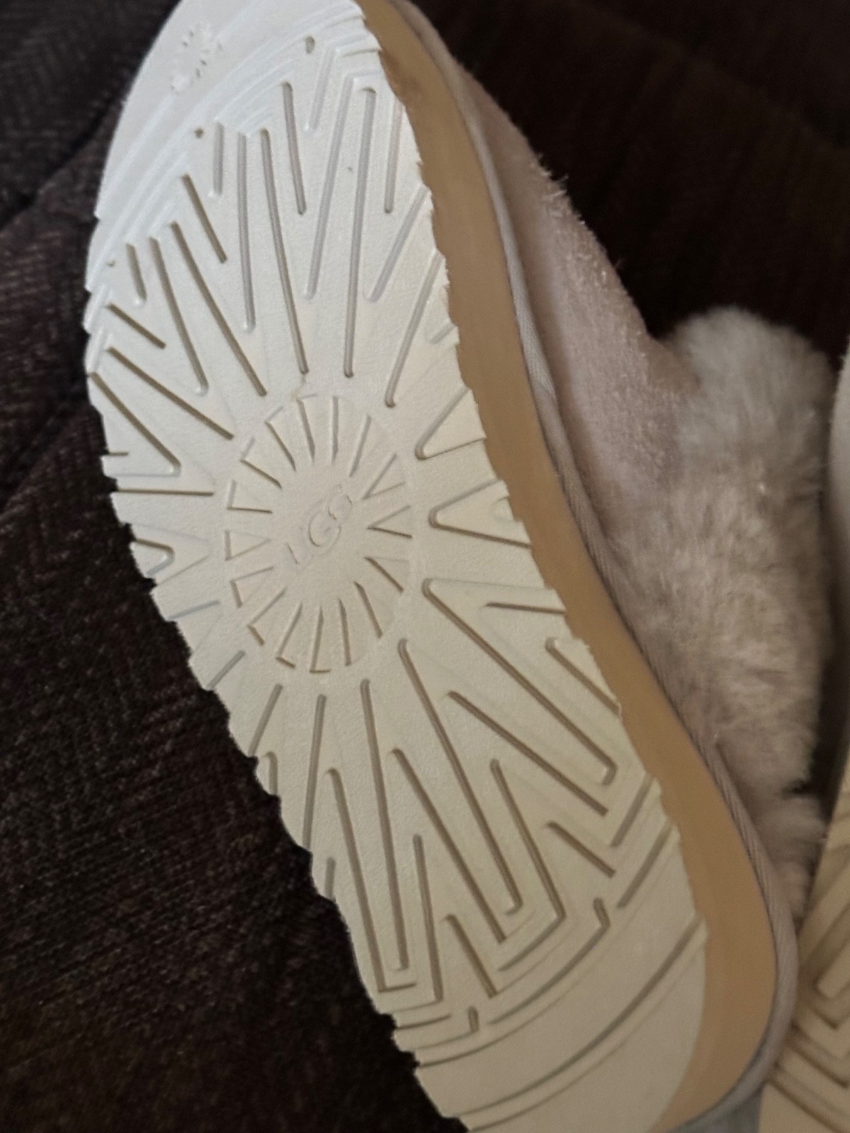 Ugg women’s slippers, size 9 NEW without box.