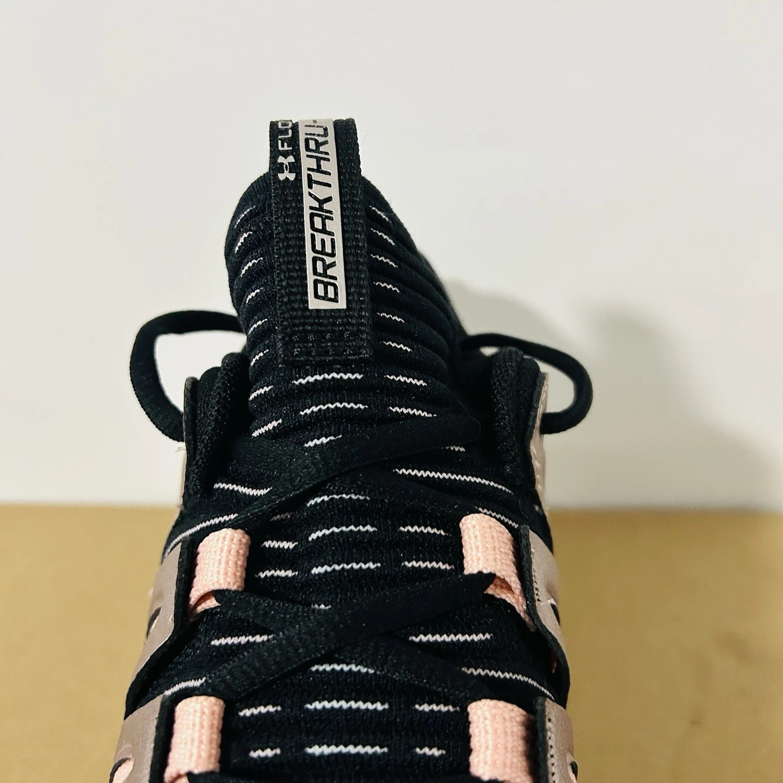 Under Armour UA Flow Breakthru 4 Womens Black Rose Gold,Choose Sz, Retail $150