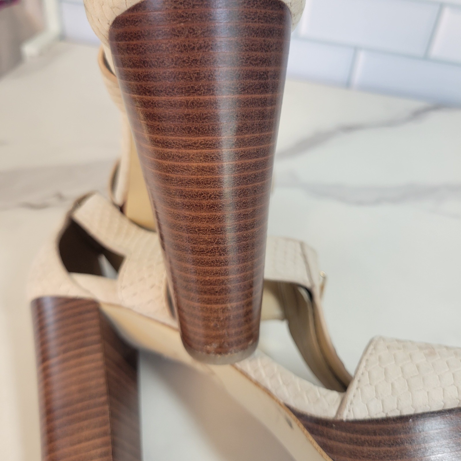 MICHAEL Michael Kors Berkley Lock Leather Platform Sandals Taupe Heels Size 7
