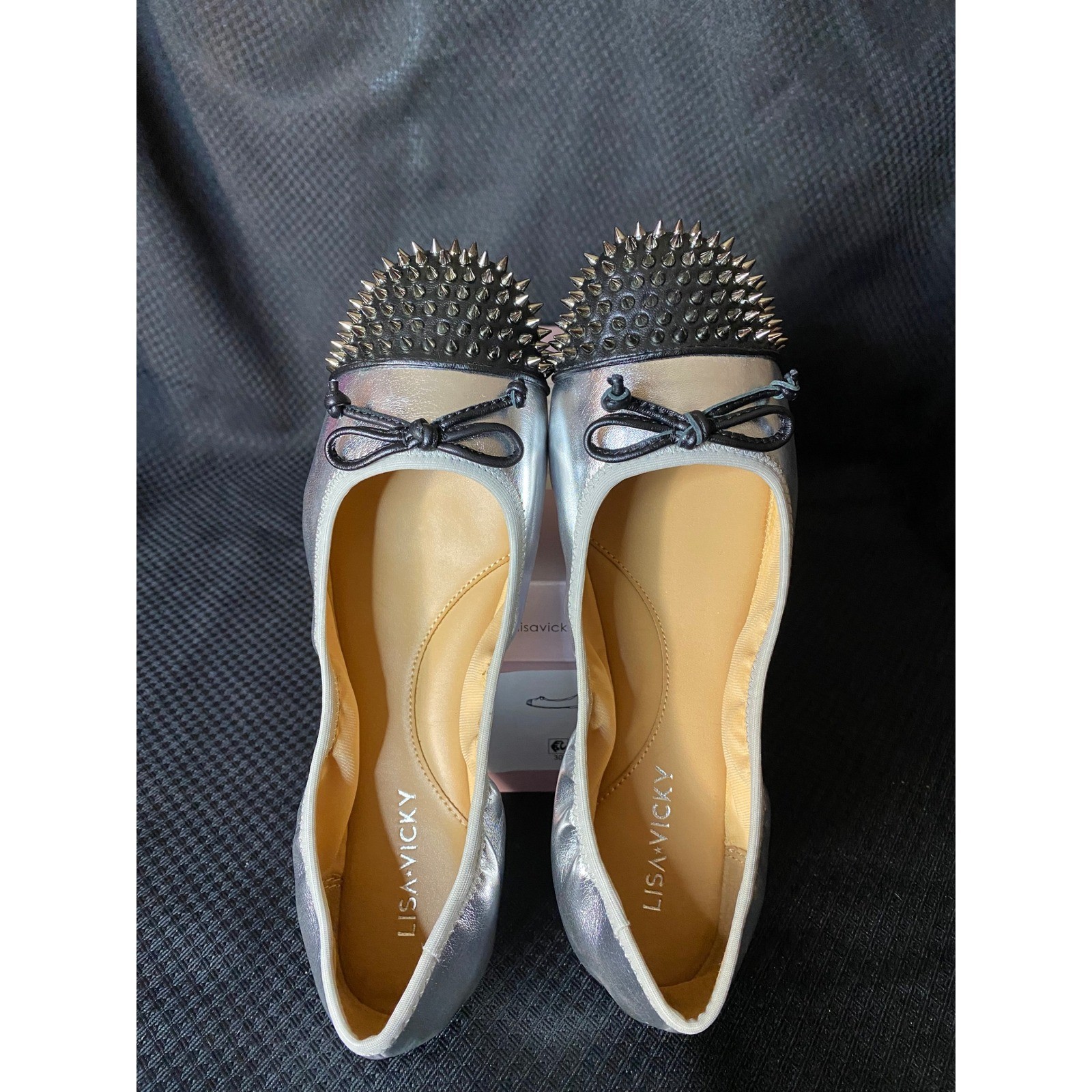 Lisa Vicky Bliss2-V Silver Metallic Studded Cap Toe Ballet Flats Size 7M NEW