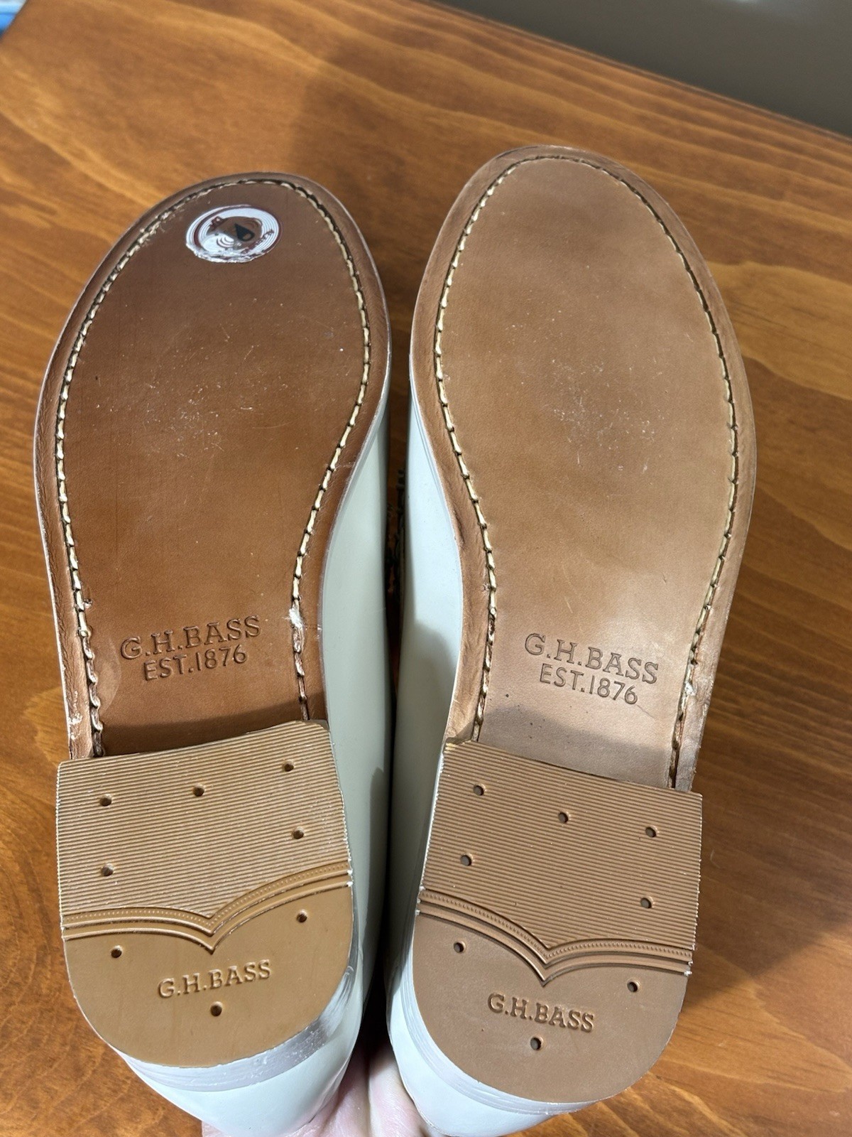 GH Bass Weejuns Whitney Womens 9M Beige Patent Penny Loafers ALL Leather