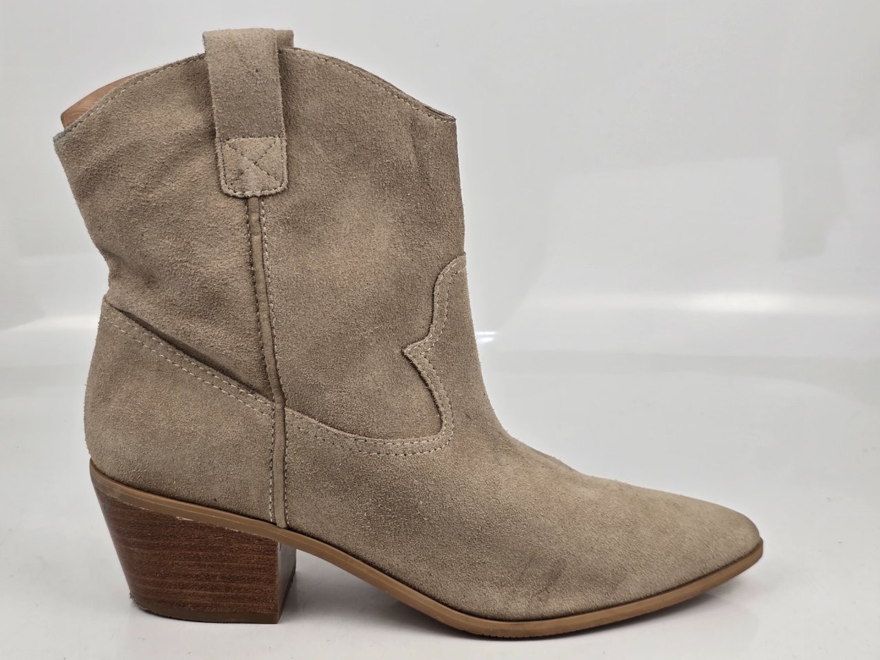 Lisa Vicky Women’s Taupe Suede Western Ankle Boots US Size 10M